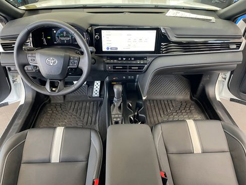 Certified 2026 Toyota Camry Hybrid w/ Multimedia Upgrade Package FWD image 20