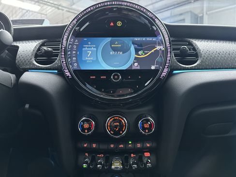 Used 2024 MINI Cooper SE FWD image 18