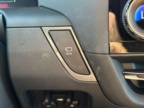 Used 2025 Lexus GX 550 AWD/4WD image 32