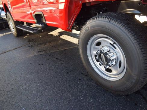 New 2026 Ford F350 XL w/ XL Chrome Package image 4