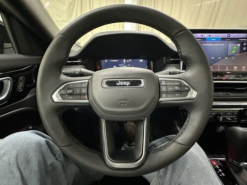 Used 2024 Jeep Compass Limited w/ High Altitude Package image 25