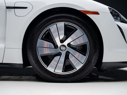 Used 2023 Porsche Taycan w/ Premium Package image 36