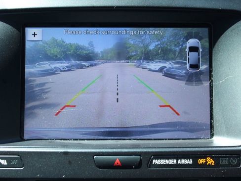 Used 2018 Ford Explorer XLT w/ Equipment Group 202A FWD image 26