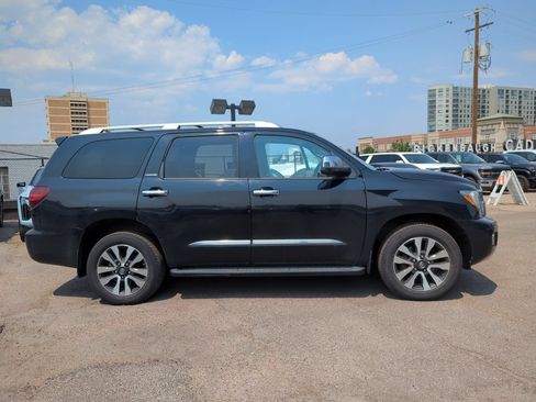 Used 2018 Toyota Sequoia Limited w/ Safety & Convenience Package AWD/4WD image 9