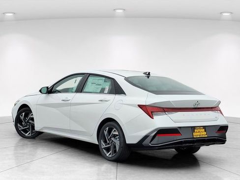 New 2026 Hyundai Elantra Limited FWD image 5