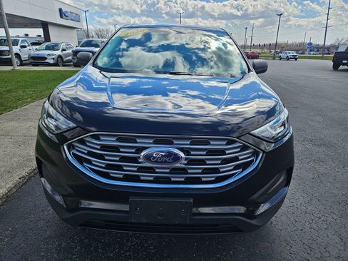 Used 2020 Ford Edge SE image 2