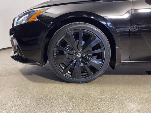 Used 2022 Nissan Altima 2.5 SR w/ Midnight Edition Package image 11