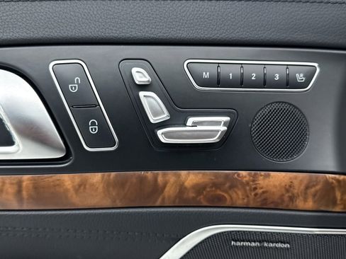 Used 2013 Mercedes-Benz SL 550 image 31