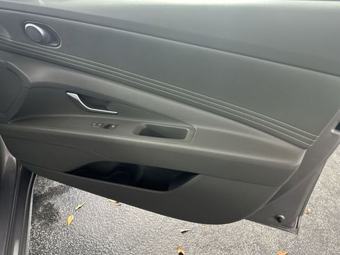 Used 2025 Hyundai Elantra SEL FWD image 32