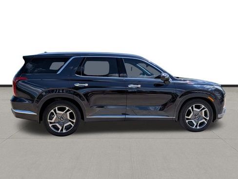 Used 2023 Hyundai Palisade Limited FWD image 4