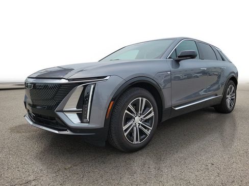Used 2023 Cadillac Lyriq AWD image 2