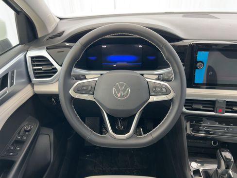 New 2026 Volkswagen Taos SE image 22
