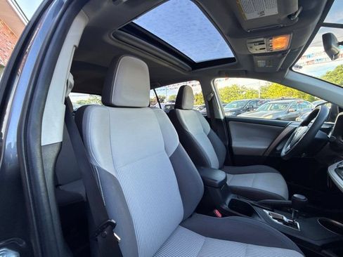 Used 2014 Toyota RAV4 XLE AWD/4WD image 18