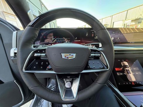 Used 2025 Cadillac Escalade V w/ LPO, ONYX Package image 60