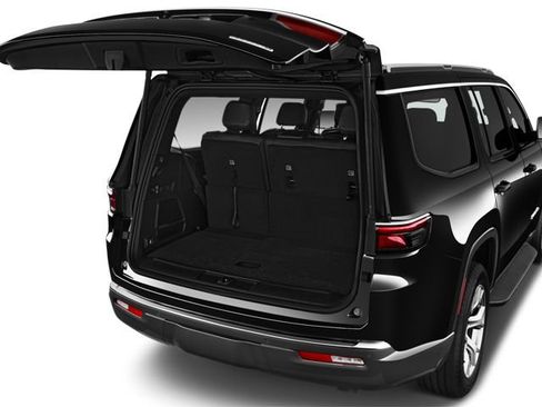 Used 2022 Jeep Wagoneer Series III AWD/4WD image 7