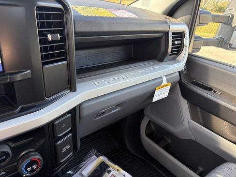 New 2025 Ford F550 4x4 Regular Cab Super Duty image 18