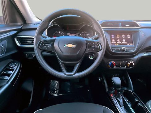 Used 2023 Chevrolet TrailBlazer LT FWD image 6
