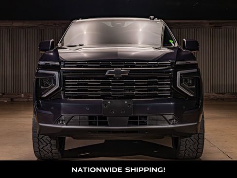 Used 2025 Chevrolet Suburban High Country AWD/4WD image 4