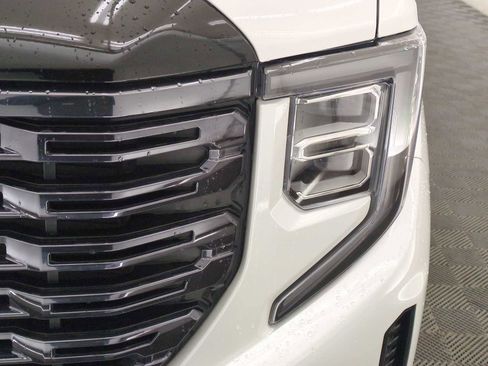 Used 2025 GMC Sierra 1500 Denali Ultimate image 10