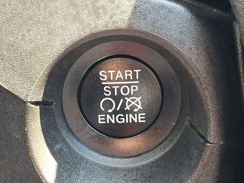 Used 2019 Jeep Compass Altitude image 23