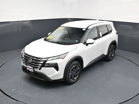 Used 2024 Nissan Rogue SV FWD image 41