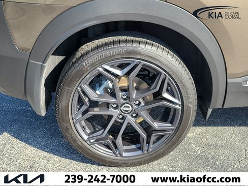 Used 2025 Nissan Kicks SR FWD image 9