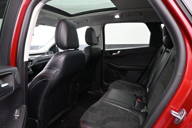 Used 2022 Ford Escape SEL w/ SEL Stealth AWD Package image 16