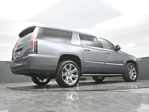 Used 2020 Cadillac Escalade ESV Luxury image 35