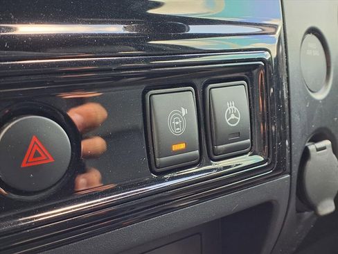 Used 2020 Nissan Titan PRO-4X w/ Pro-4x Convenience Package image 14