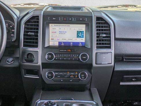 Used 2020 Ford Expedition XLT image 14