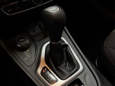 Used 2014 Jeep Cherokee Latitude w/ Cold Weather Group image 28