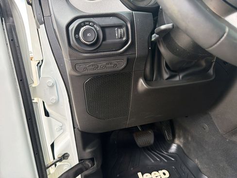 Used 2024 Jeep Wrangler Sport AWD/4WD image 16