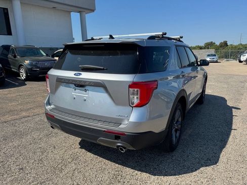 Used 2024 Ford Explorer XLT w/ Equipment Group 202A AWD/4WD image 7