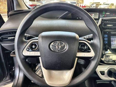 Used 2018 Toyota Prius One FWD image 11