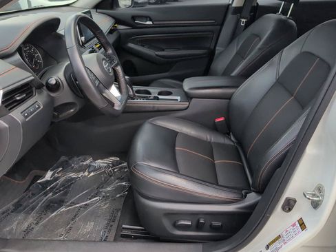 Used 2022 Nissan Altima 2.5 SR w/ Midnight Edition Package FWD image 12