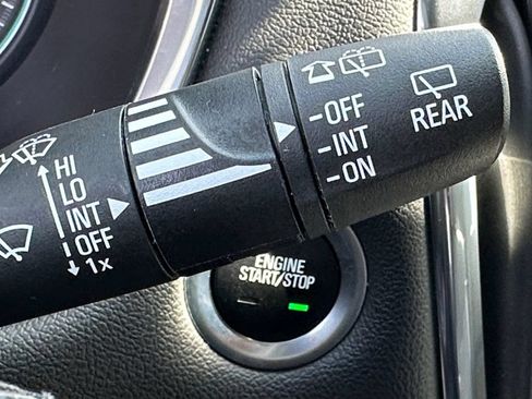 Used 2023 Chevrolet Traverse LT AWD/4WD image 29