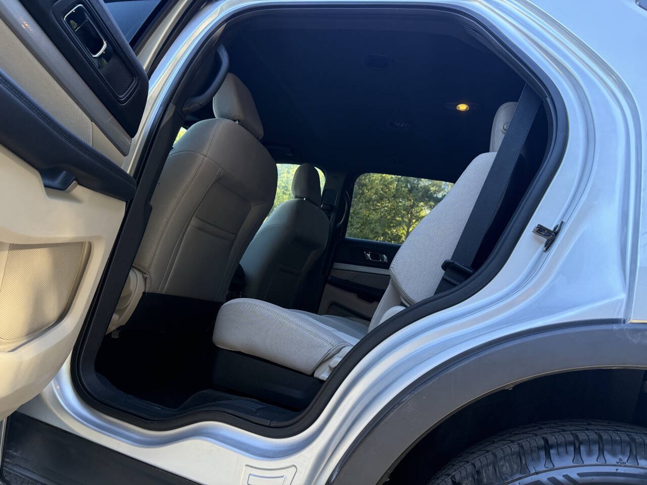 Used 2018 Ford Explorer FWD image 19