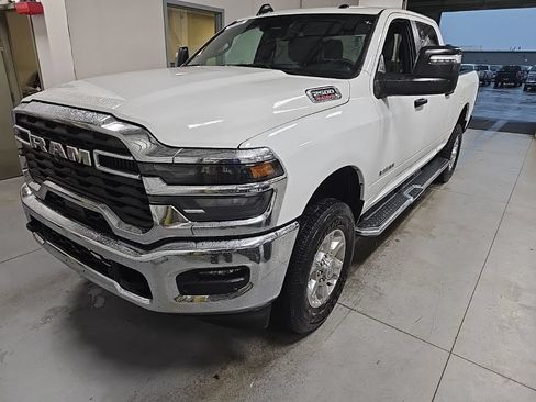 Used 2026 RAM 2500 Big Horn AWD/4WD image 2