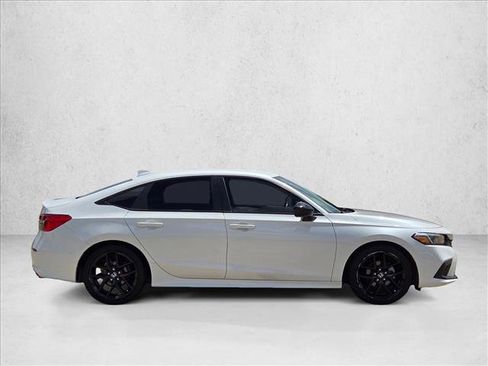Used 2024 Honda Civic Sport image 4