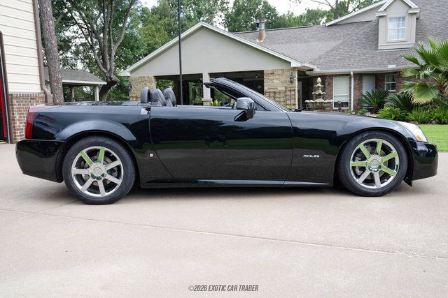 Used 2006 Cadillac XLR RWD image 9