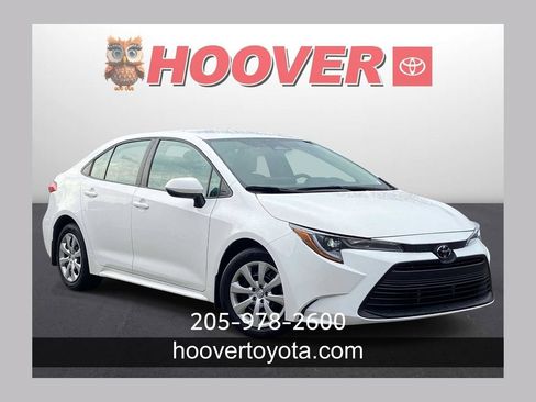 Used 2025 Toyota Corolla LE FWD image 1