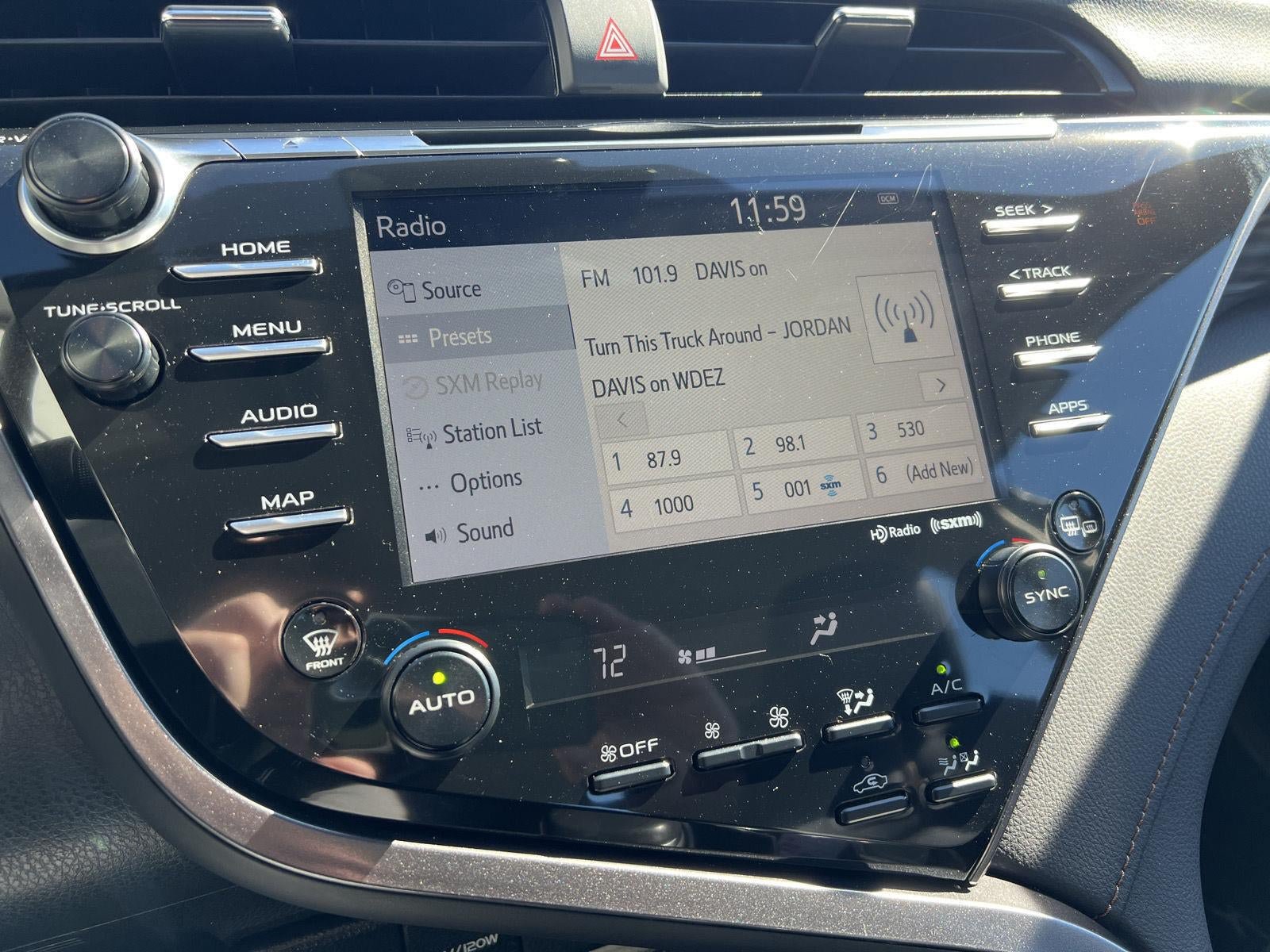 Used 2019 Toyota Camry XLE FWD image 10