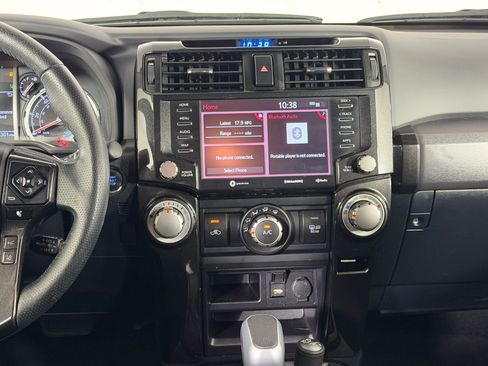 Used 2021 Toyota 4Runner TRD Off-Road AWD/4WD image 17