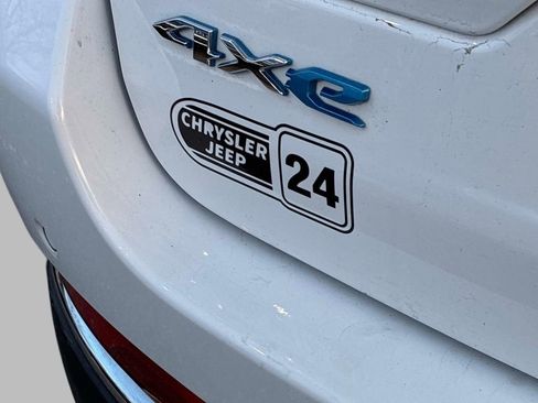 Certified 2023 Jeep Grand Cherokee 4WD 4xe w/ Luxury Tech Group II image 11