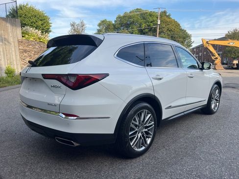 Used 2023 Acura MDX SH-AWD w/ Advance Package image 5