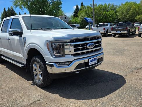 Used 2022 Ford F150 Lariat w/ Equipment Group 502A High AWD/4WD image 4