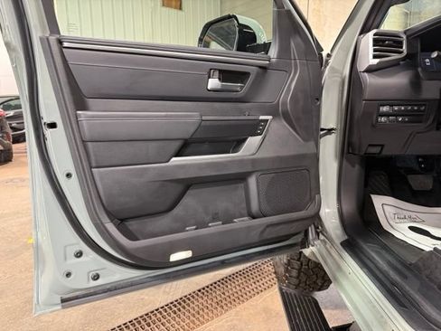 Used 2025 Toyota Tundra Platinum AWD/4WD image 15