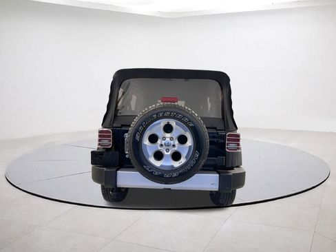 Used 2014 Jeep Wrangler Unlimited Sahara w/ Connectivity Group image 5
