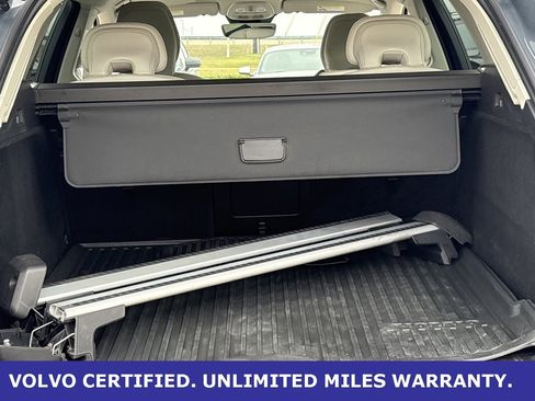 Certified 2023 Volvo XC60 B5 Plus w/ Climate Package image 37