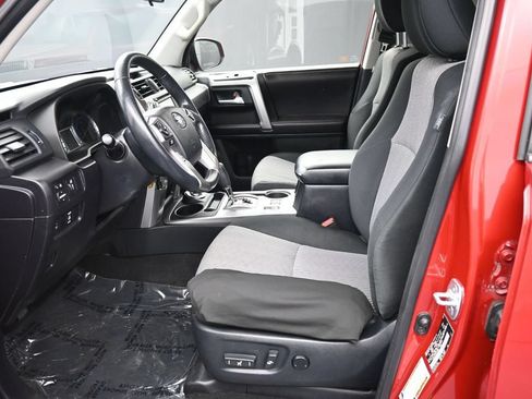 Used 2016 Toyota 4Runner SR5 AWD/4WD image 18